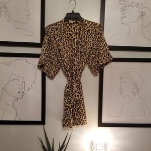 🐆Forever 21 Animal Print Robe